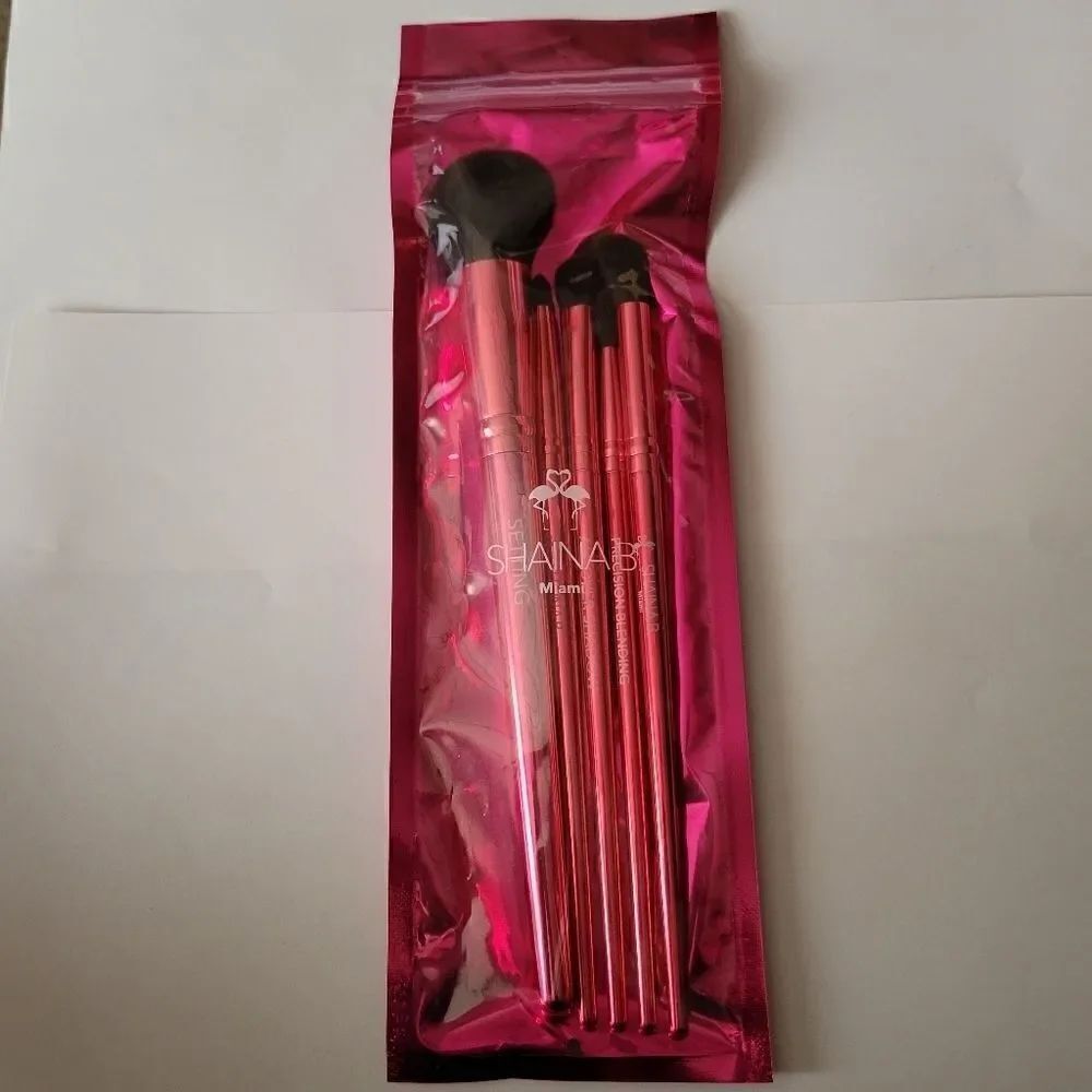 Shaina B. FAB Brush Set - Picture 2 of 5